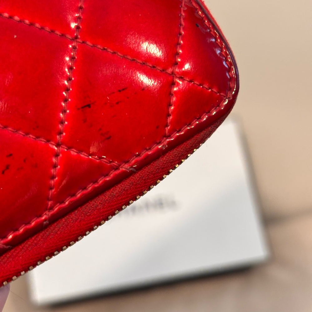 CHANEL Classic Red Quilted Patent Leather ‘Brilliant’ Zippy Long Wallet W/ Box - Picture 10 of 16
